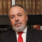 Dr. Mario Monteiro
