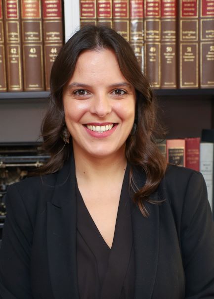 Dra. Carina Oliveira